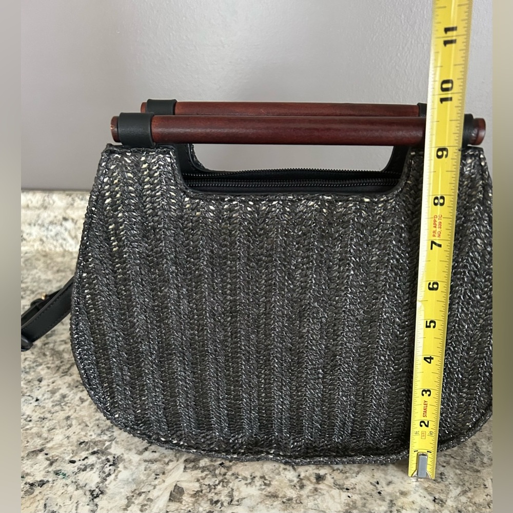 Handbag Republic Black Vegan Woven  Crossbody Removeable Strap Wood  Handles - Picture 9 of 9